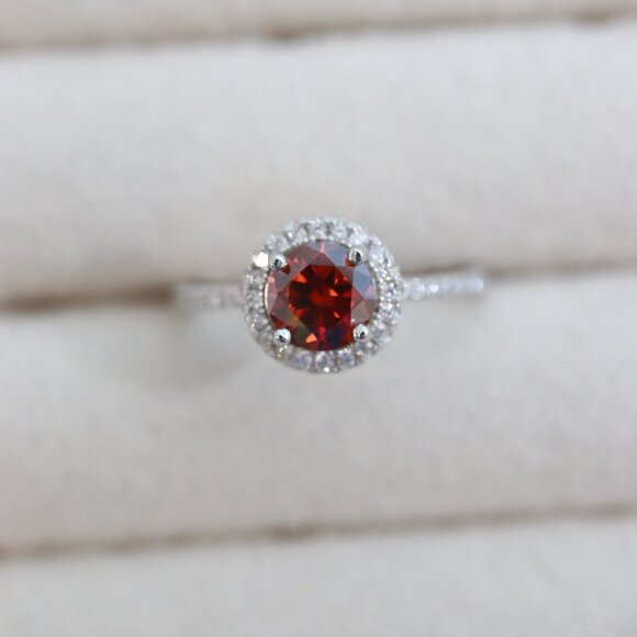 S925 1ct Red Moissanite Diamond Round Halo Style Engagement Ring Sterling Silver